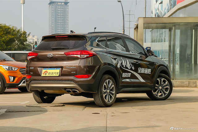 2015款全新途胜1.6T自动四驱旗舰型 