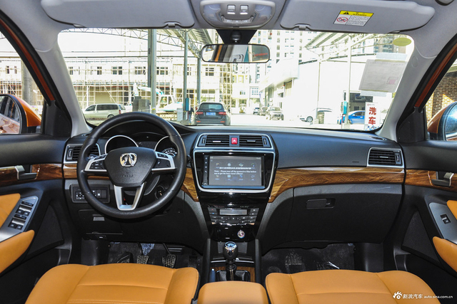 2016款北汽威旺S50 1.5T手动欢动版超越型