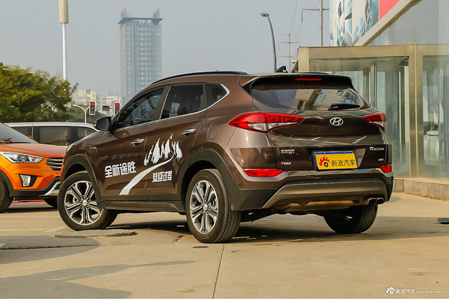 2015款全新途胜1.6T自动四驱旗舰型 