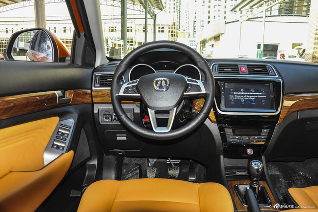 2016款北汽威旺S50 1.5T手动欢动版超越型