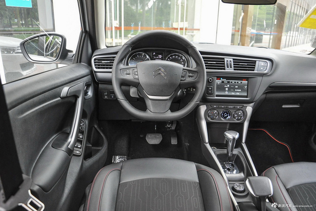 2017款雪铁龙C3-XR 230THP自动先锋型