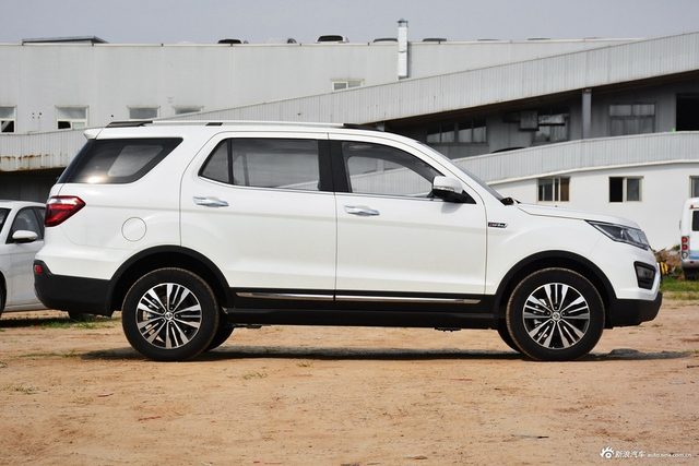 2017款长安CX70 1.5T自动尊擎版