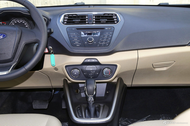 2017款福睿斯1.5L自动舒适型