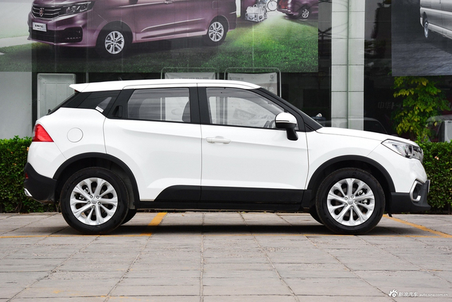 2017款中华V3 1.5L手动智能型