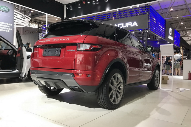 成都车展新车抢先看 实拍新款国产揽胜极光 