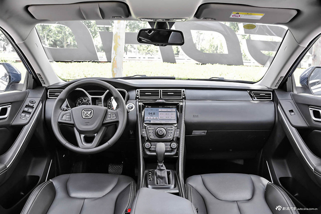 时尚不跟风 10万以内的SUV照样很小资