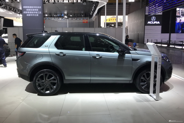 成都车展新车抢先看 实拍路虎发现神行