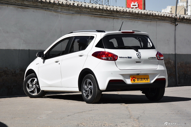 2017款宝骏310 1.5L自动豪华型