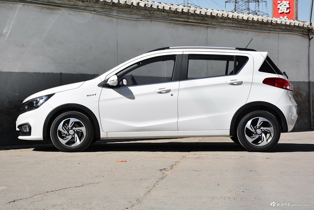 2017款宝骏310 1.5L自动豪华型