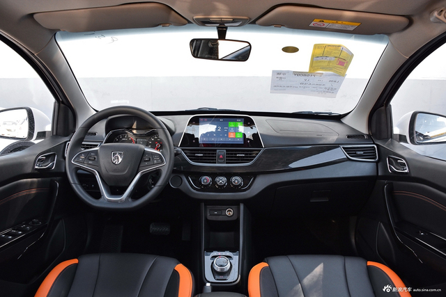 2017款宝骏310 1.5L自动豪华型