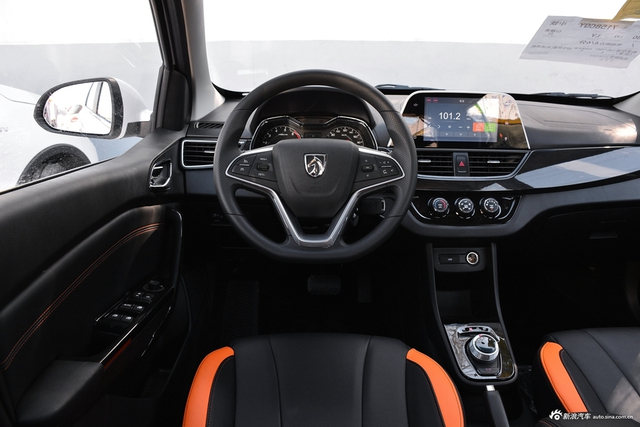 2017款宝骏310 1.5L自动豪华型