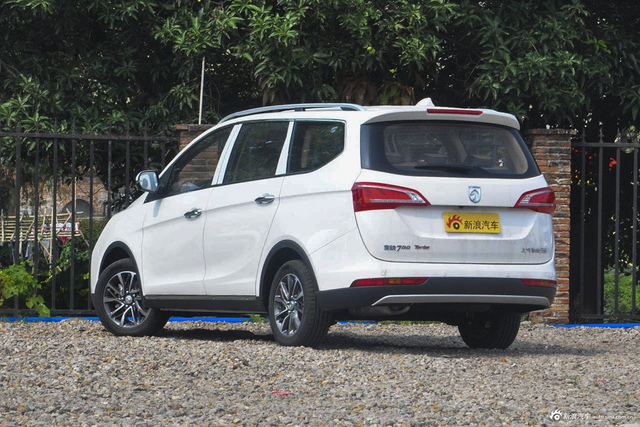 2017款宝骏730 1.5T手动豪华型7座