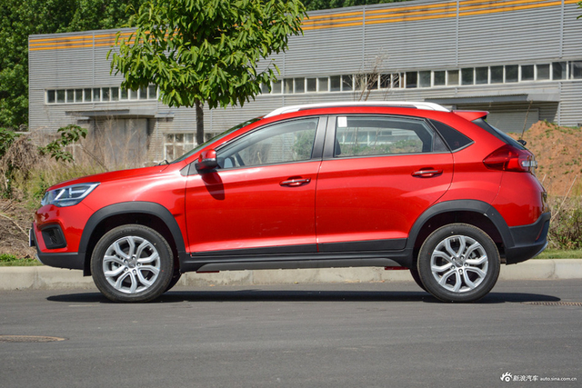 2017款瑞虎3X 1.5L手动都市领先版