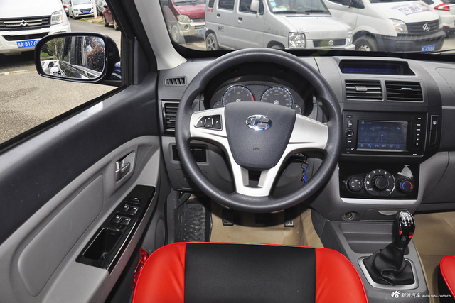 2015款昌河M50S 1.5L手动公务舱