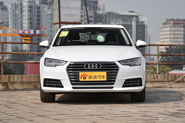 2018款奥迪A4L 1.4T自动30周年年型30 TFSI进取型