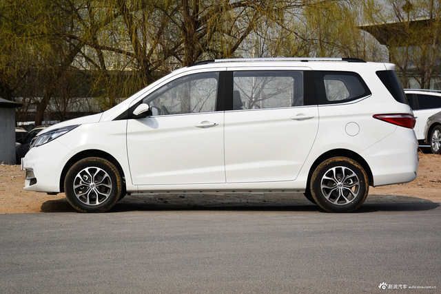 2017款欧尚1.5L手动豪华型