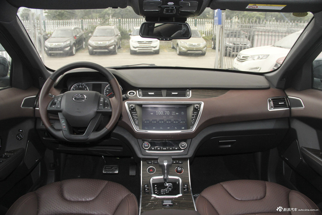 2015款陆风X7 2.0T自动全景旗舰版