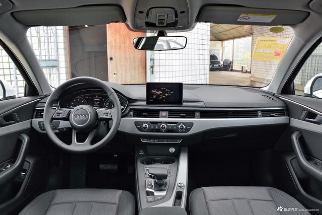 2018款奥迪A4L 1.4T自动30周年年型30 TFSI进取型