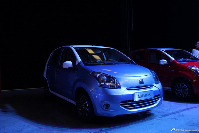 众泰云100  活动