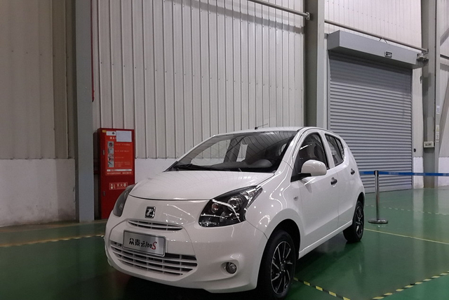 众泰云100  活动