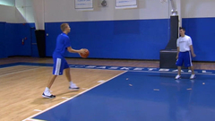 3秒区外定点接球投篮