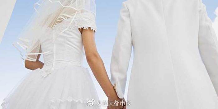 我要买婚纱_动漫婚纱情侣头像(3)