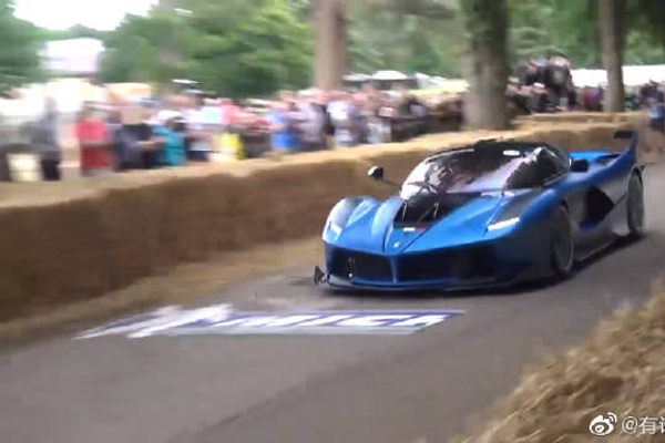 千万超级跑车，法拉利现身车友竞速赛，车迷大饱眼福！