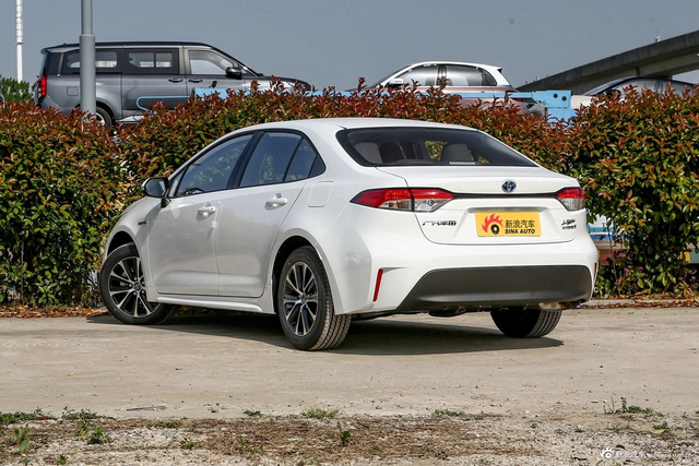 2023款雷凌智能电混双擎 1.8L 领先版