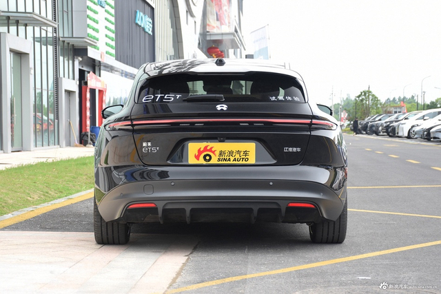 2024款蔚来ET5T 75kWh Touring