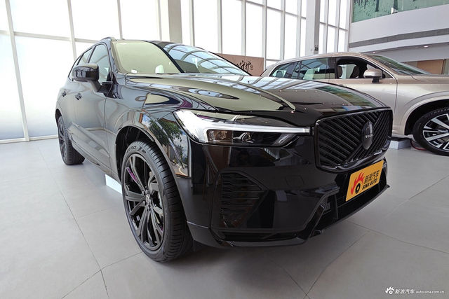 2026款沃尔沃XC60 B5 四驱智远极夜黑版