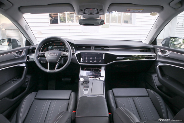 2025款奥迪A7 45 TFSI 臻选型