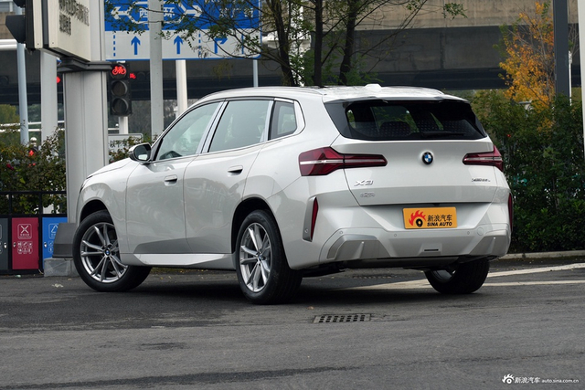 2025款宝马X3 改款 xDrive25L 豪华套装