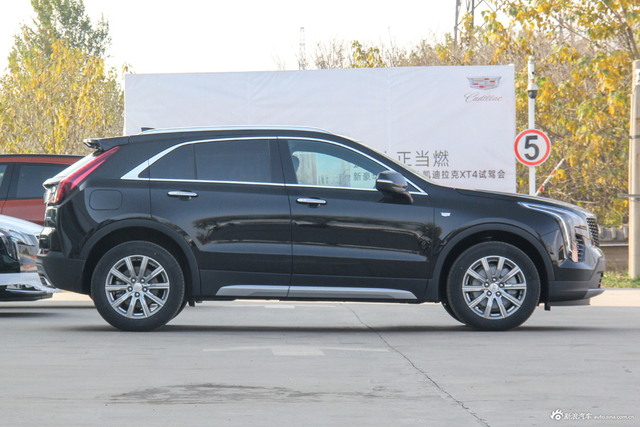 2018款XT4 2.0T自动四驱领先型28T