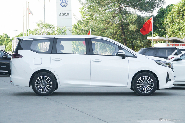 2019款传祺GM61.5T自动尊享版6座270T