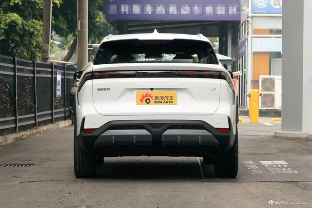 2024款银河L7 龙腾版 1.5T 115km PLUS