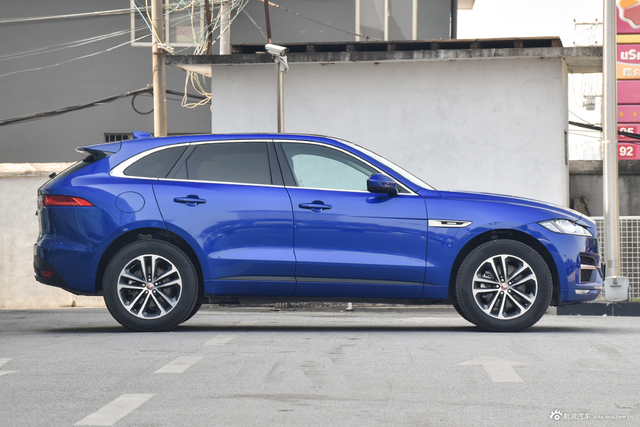 2018款捷豹F-PACE改款2.0T自动四驱R-SPORT运动版 