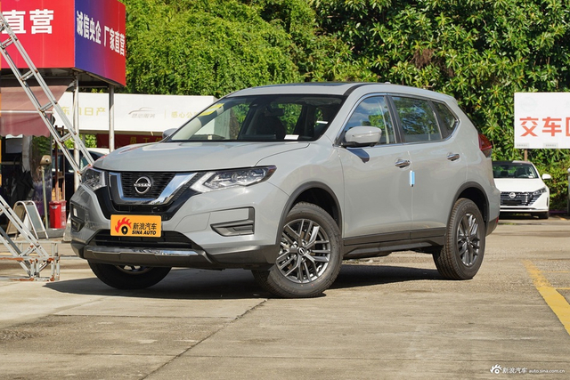 2025款奇骏荣誉2.0L 两驱领先版