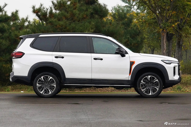 2023款领地 2.0T 暴走旗舰版 7座
