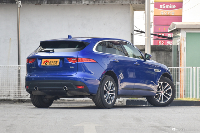 2018款捷豹F-PACE改款2.0T自动四驱R-SPORT运动版 
