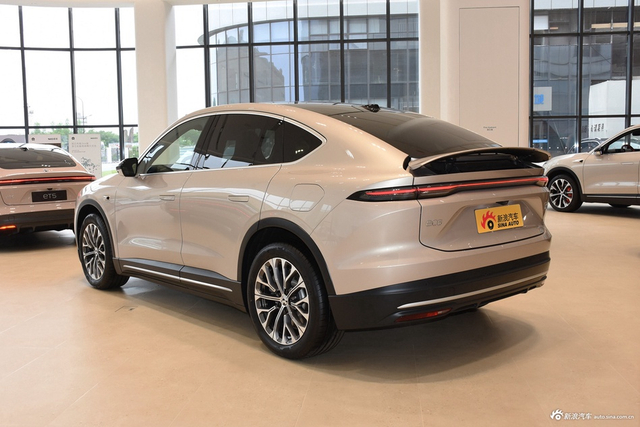 2024款蔚来EC6 75kWh