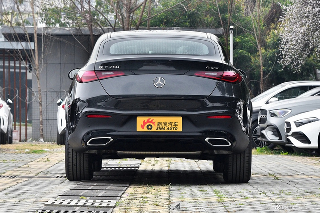2024款奔驰GLC级轿跑 260 4MATIC 轿跑SUV
