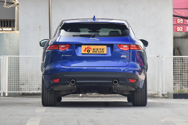 2018款捷豹F-PACE改款2.0T自动四驱R-SPORT运动版 