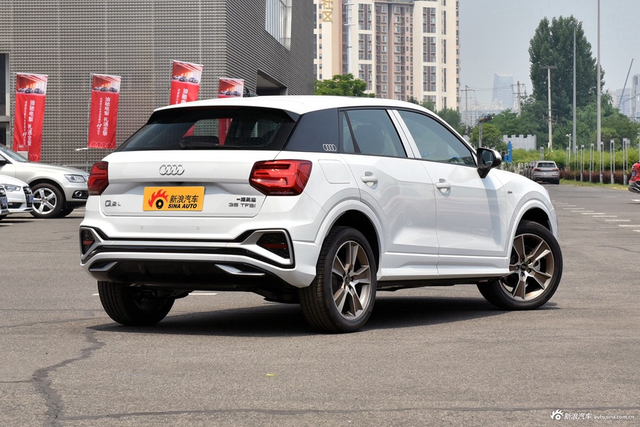 2025款奥迪Q2L 35 TFSI 时尚动感型