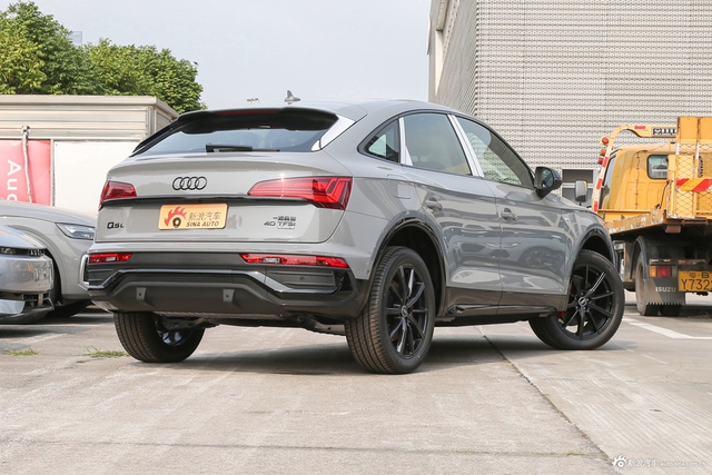 2026款奥迪Q5L Sportback quattro 45周年典藏版
