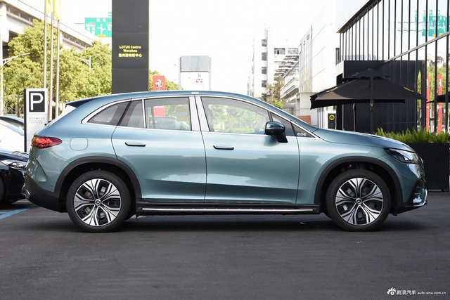 2024款奔驰EQE SUV 500 4MATIC 豪华版
