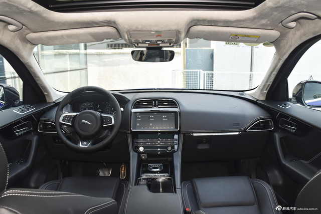 2018款捷豹F-PACE改款2.0T自动四驱R-SPORT运动版 