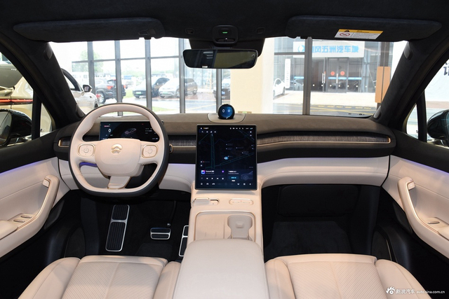 2024款蔚来EC7 75kWh