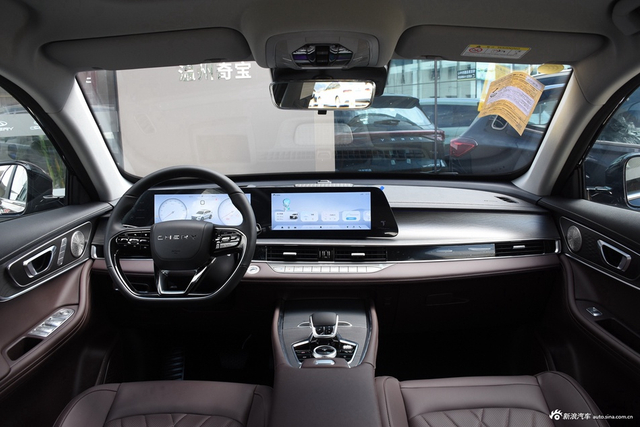 2025款瑞虎8 PRO 390T 两驱尊贵版Ⅰ