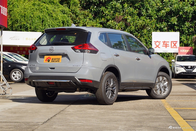 2025款奇骏荣誉2.0L 两驱领先版