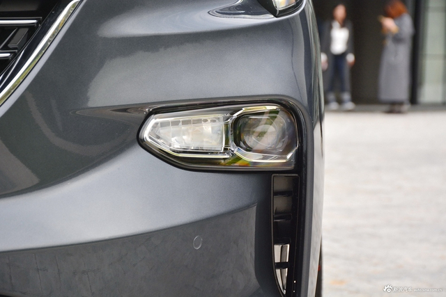 大尺寸美系SUV配置齐全，实拍2020款别克昂科旗